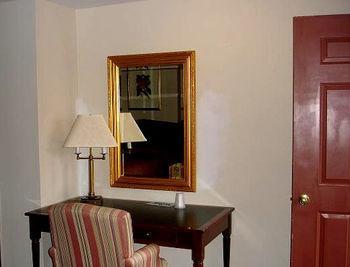 هنتينجتون Motel 22 Mapleton Depot الغرفة الصورة