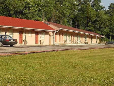 هنتينجتون Motel 22 Mapleton Depot المظهر الخارجي الصورة